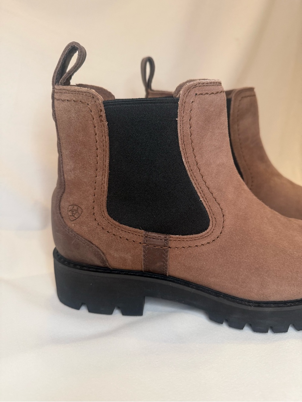 Ariat Wexford Lug Waterproof Chelsea Boot Dark Earth Taupe Suede Size 10B NWOB - Picture 8 of 16